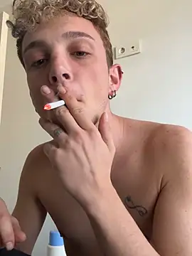 Snapshot of verici34 chatting on 11/04/25, 07:12 verici34 online show from 11/04/25, 07:12