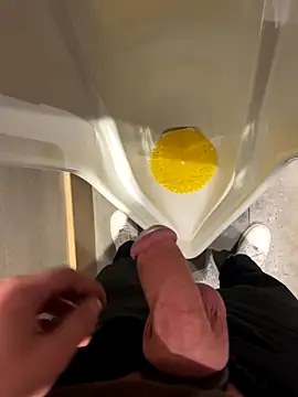 Snapshot of verici34 chatting on 12/03/25, 03:22 verici34 online show from 12/03/25, 03:22