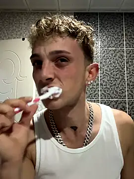 Snapshot of verici34 chatting on 11/09/25, 03:16 verici34 online show from 11/09/25, 03:16