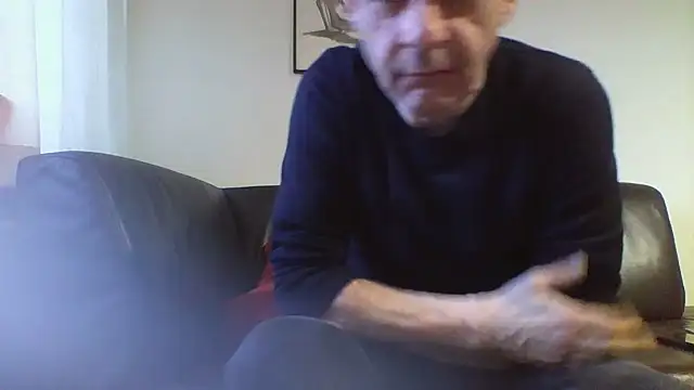 horndude187187 online show from 01/12/25, 08:14