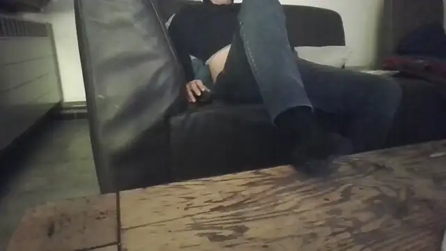 horndude187187 online show from 12/15/25, 08:14