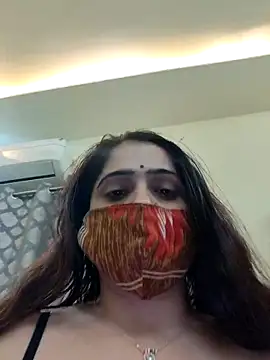 Snapshot of shreya1765 chatting on 02/12/26, 02:50 shreya1765 online show from 02/12/26, 02:50