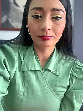 BELLA--26 online show from 11/19/25, 02:39