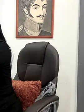 BELLA--26 online show from 12/16/25, 01:48