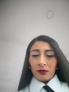 BELLA--26 online show from 11/14/25, 01:37