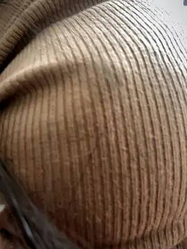 BELLA--26 online show from 10/21/25, 02:27