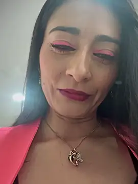 BELLA--26 online show from 12/18/25, 01:59