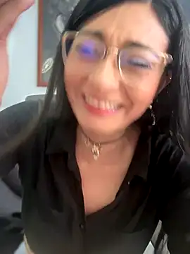 BELLA--26 online show from 11/08/25, 01:47