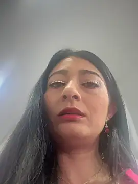 BELLA--26 online show from 11/06/25, 01:37