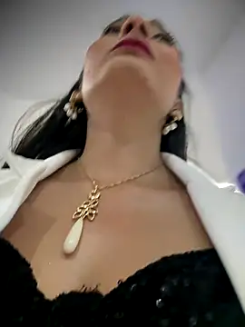 BELLA--26 online show from 12/14/25, 01:49