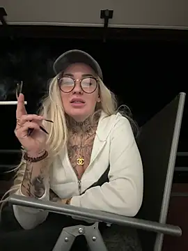 Mia-Fuchs online show from 02/26/25, 06:48