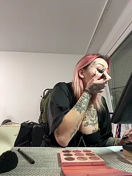 Mia-Fuchs online show from 03/05/25, 05:40