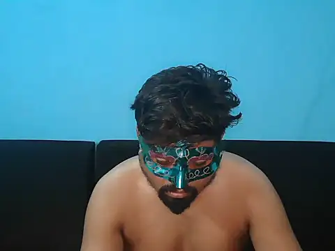 Snapshot of Desi_Heat chatting on 04/20/26, 03:02 Desi Heat online show from 04/20/26, 03:02