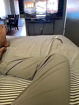 Snapshot of leisurelycriminal chatting on 09/27/25, 06:03 leisurelycriminal online show from 09/27/25, 06:03