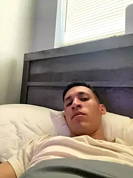 Snapshot of leisurelycriminal chatting on 09/30/25, 06:58 leisurelycriminal online show from 09/30/25, 06:58