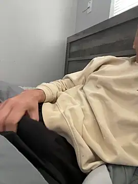 Snapshot of leisurelycriminal chatting on 10/13/25, 04:41 leisurelycriminal online show from 10/13/25, 04:41