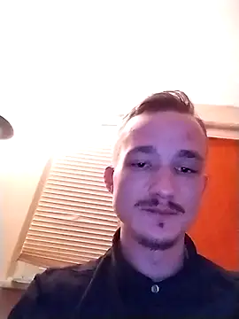 Snapshot of frankthefuck69 chatting on 03/13/25, 08:54 frankthefuck69 online show from 03/13/25, 08:54