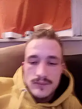 Snapshot of frankthefuck69 chatting on 03/03/25, 08:43 frankthefuck69 online show from 03/03/25, 08:43
