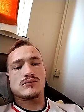 Snapshot of frankthefuck69 chatting on 03/08/25, 07:38 frankthefuck69 online show from 03/08/25, 07:38