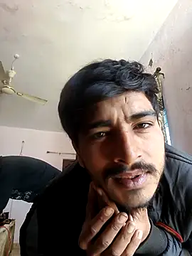 Snapshot of MAGNETICDADDY8 chatting on 11/28/25, 08:14 MAGNETICDADDY8 online show from 11/28/25, 08:14