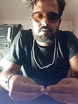 Snapshot of MAGNETICDADDY8 chatting on 12/02/25, 09:33 MAGNETICDADDY8 online show from 12/02/25, 09:33