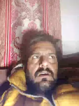 Snapshot of MAGNETICDADDY8 chatting on 12/18/25, 01:22 MAGNETICDADDY8 online show from 12/18/25, 01:22