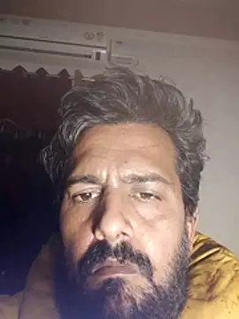 Snapshot of MAGNETICDADDY8 chatting on 12/14/25, 04:12 MAGNETICDADDY8 online show from 12/14/25, 04:12