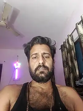 Snapshot of MAGNETICDADDY8 chatting on 11/28/25, 08:20 MAGNETICDADDY8 online show from 11/28/25, 08:20