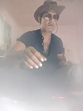 Snapshot of MAGNETICDADDY8 chatting on 10/22/25, 08:36 MAGNETICDADDY8 online show from 10/22/25, 08:36