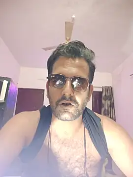 Snapshot of MAGNETICDADDY8 chatting on 11/03/25, 08:12 MAGNETICDADDY8 online show from 11/03/25, 08:12