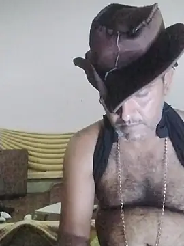 Snapshot of MAGNETICDADDY8 chatting on 10/12/25, 09:16 MAGNETICDADDY8 online show from 10/12/25, 09:16