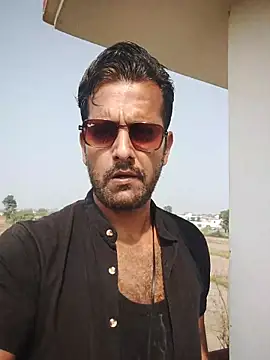 Snapshot of MAGNETICDADDY8 chatting on 11/02/25, 05:56 MAGNETICDADDY8 online show from 11/02/25, 05:56