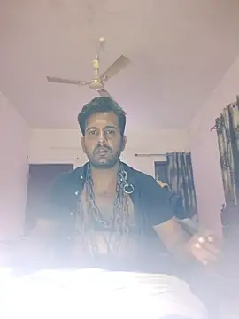 Snapshot of MAGNETICDADDY8 chatting on 11/02/25, 06:02 MAGNETICDADDY8 online show from 11/02/25, 06:02