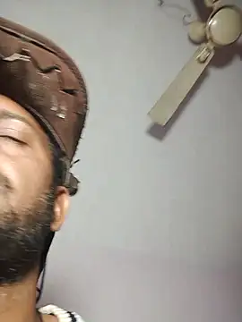 Snapshot of MAGNETICDADDY8 chatting on 11/07/25, 09:08 MAGNETICDADDY8 online show from 11/07/25, 09:08