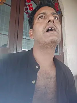 Snapshot of MAGNETICDADDY8 chatting on 10/21/25, 10:58 MAGNETICDADDY8 online show from 10/21/25, 10:58