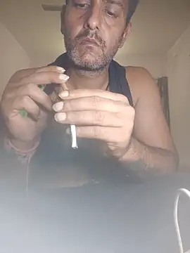 Snapshot of MAGNETICDADDY8 chatting on 10/30/25, 04:48 MAGNETICDADDY8 online show from 10/30/25, 04:48