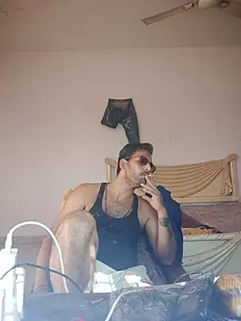 Snapshot of MAGNETICDADDY8 chatting on 11/03/25, 08:07 MAGNETICDADDY8 online show from 11/03/25, 08:07