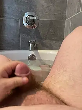 Snapshot of Ucsamiam chatting on 03/20/25, 08:31 Ucsamiam online show from 03/20/25, 08:31