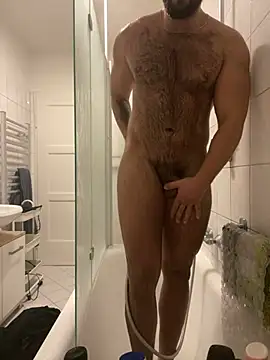 Snapshot of HotTeenBoy chatting on 01/01/25, 04:39 HotTeenBoy online show from 01/01/25, 04:39