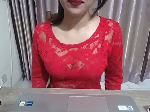 Snapshot of Elena-Cruz chatting on 01/29/25, 05:02 Elena-Cruz online show from 01/29/25, 05:02