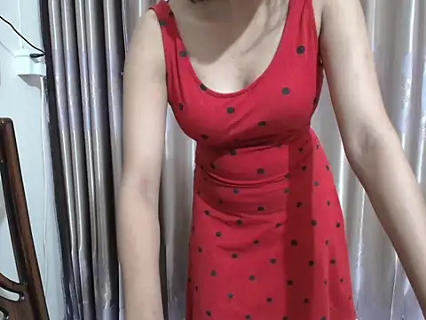 Snapshot of Elena-Cruz chatting on 02/18/25, 06:58 Elena-Cruz online show from 02/18/25, 06:58
