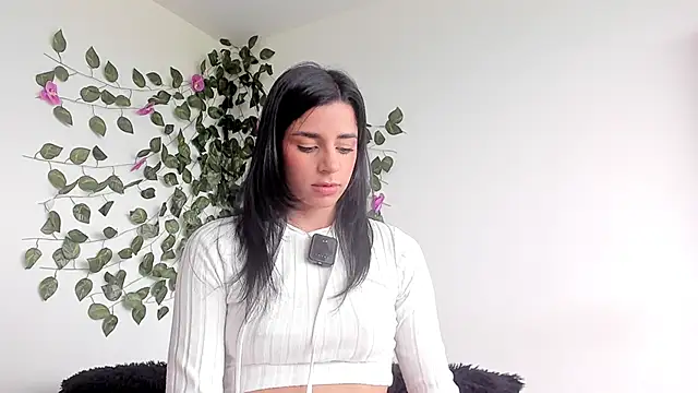 Laurensmith9 online show from 06/10/26, 04:41