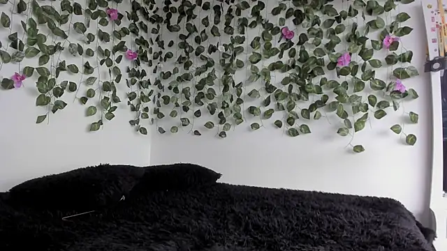 Laurensmith9 online show from 04/08/26, 01:34