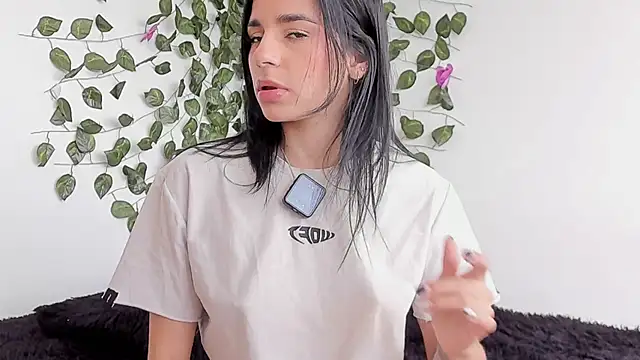 Laurensmith9 online show from 06/11/26, 02:47