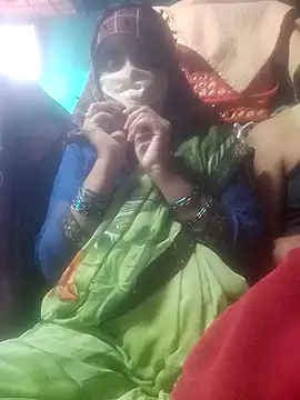 Snapshot of YourHotRandi chatting on 02/05/26, 06:26 YourHotRandi online show from 02/05/26, 06:26