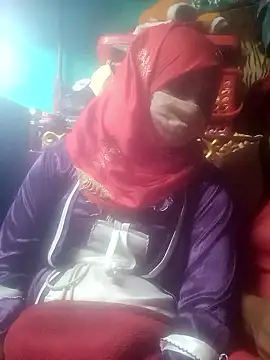 Snapshot of YourHotRandi chatting on 01/10/26, 04:57 YourHotRandi online show from 01/10/26, 04:57