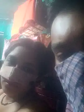 YourHotRandi online show from 04/04/26, 07:20