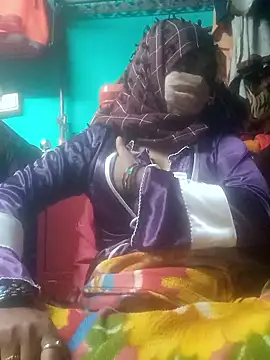 Snapshot of YourHotRandi chatting on 01/07/26, 05:51 YourHotRandi online show from 01/07/26, 05:51