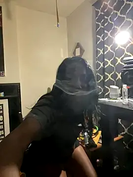 Yoshibaby2670 online show from 11/04/25, 07:12