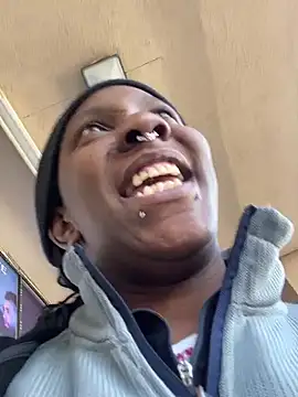 Yoshibaby2670 online show from 02/25/25, 07:06